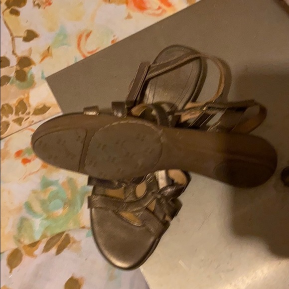 Metallic sandal - Picture 2 of 2